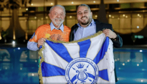 Lula é homenageado em enredo de escola de samba