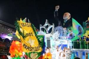 Cena do desfile da escola Acadêmicos de Niterói