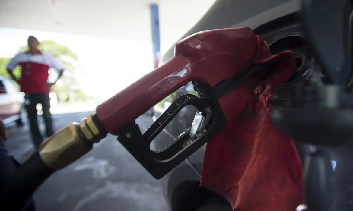 Bomba em posto de combustível