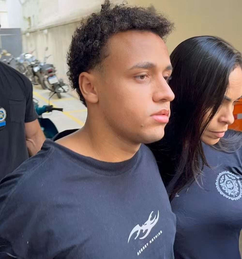 Vitor Hugo Simonin, 19, acusado de participar do estupro coletivo de uma jovem de 17 anos no Rio de Janeiro,