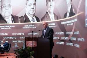 Ministro Alexandre de Moraes fala em Fórum Jurídico Brasil de Ideias, em Londres, evento do Grupo Voto do Master, incluiu entretenimento suntuoso em endereços de luxo - Reprodução
