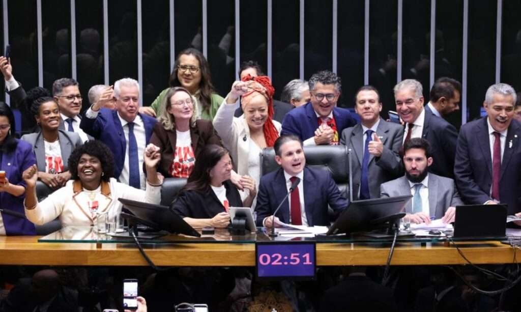Câmara aprova fim da escala 6X1