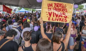 Mulheres protestam contra feminicidio