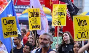 Protesto pelo fim da escala 6X1
