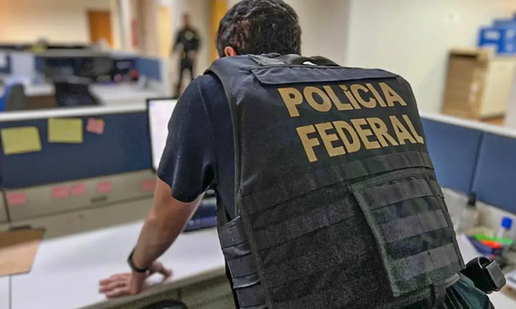 Polícia Federal faz operação contra Edir Macedo