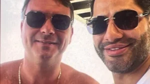 Flávio Bolsonaro com Sicário